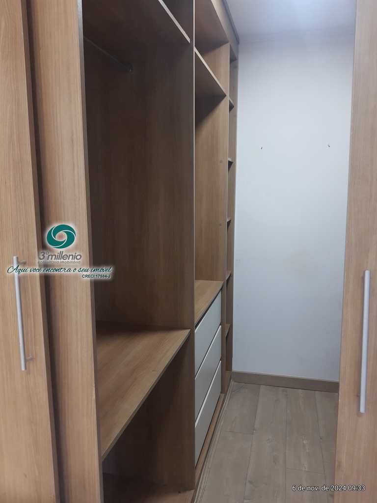 Casa em Carapicuíba, no bairro Golf Village
