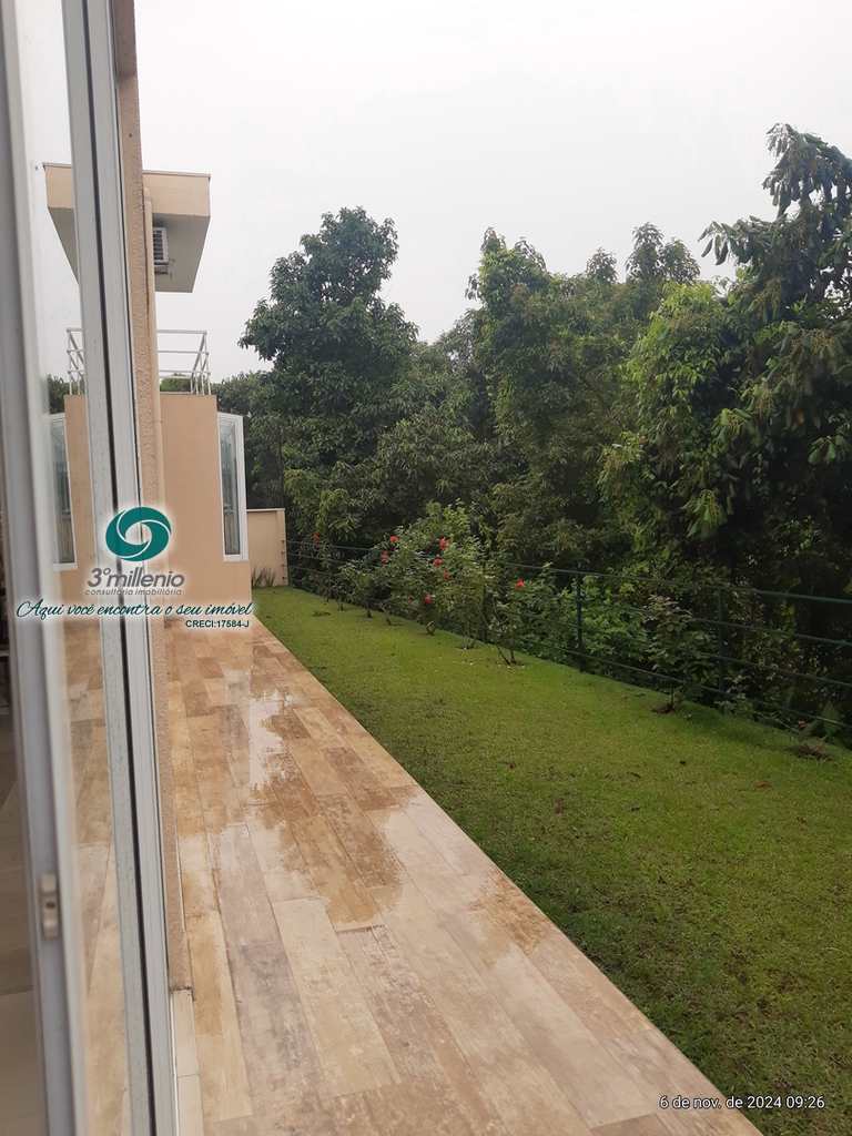 Casa em Carapicuíba, no bairro Golf Village