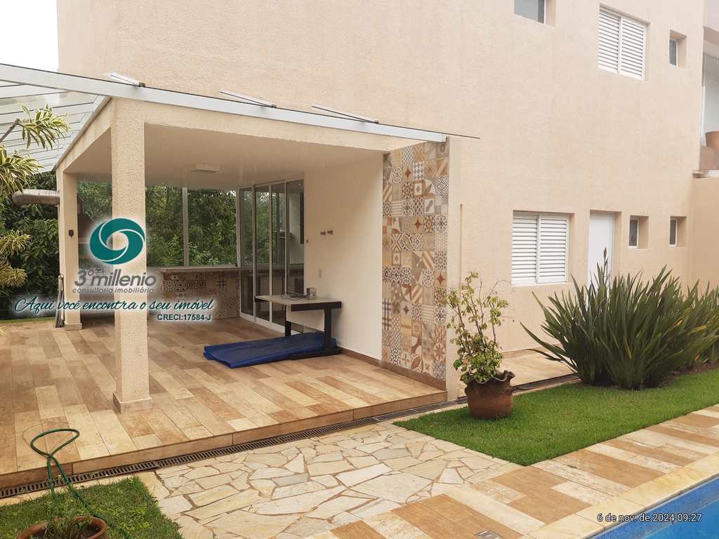 Casa em Carapicuíba, no bairro Golf Village