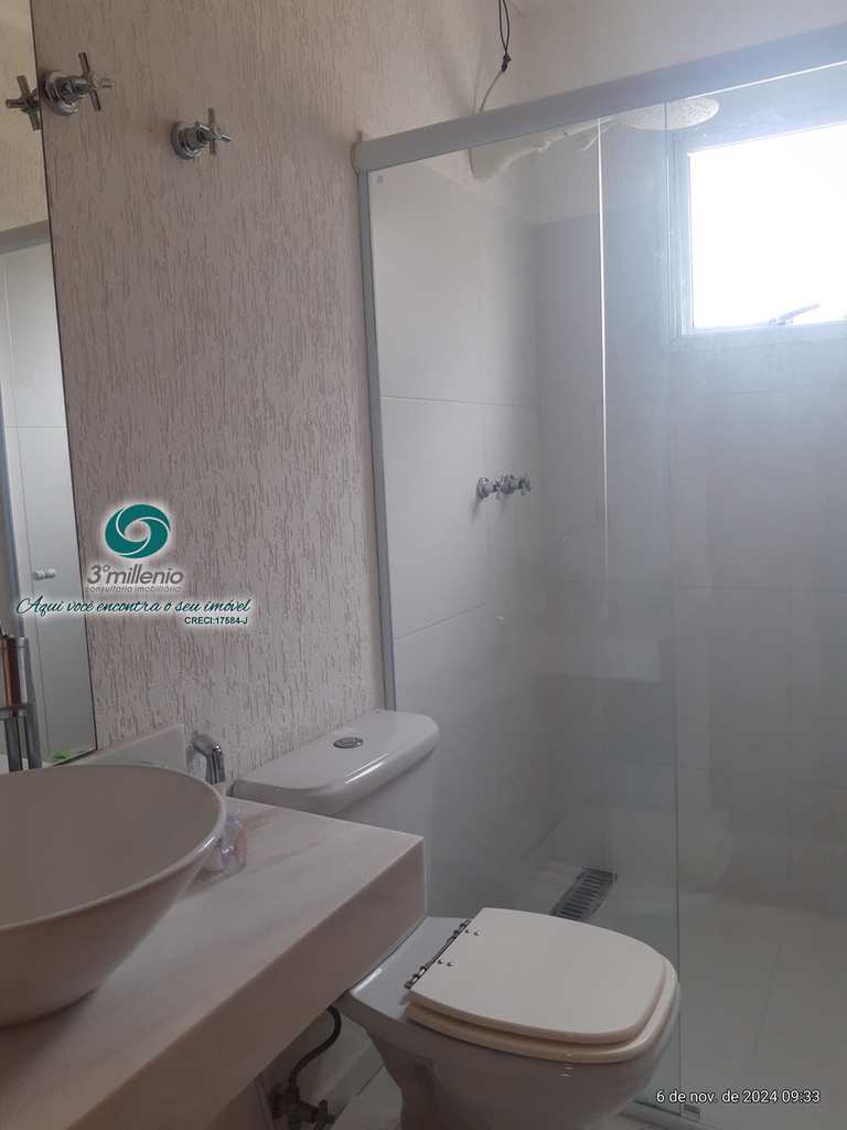 Casa em Carapicuíba, no bairro Golf Village
