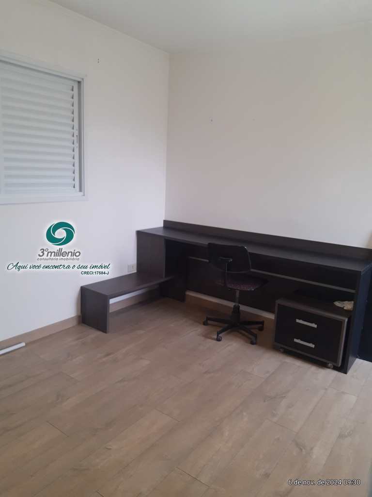 Casa em Carapicuíba, no bairro Golf Village