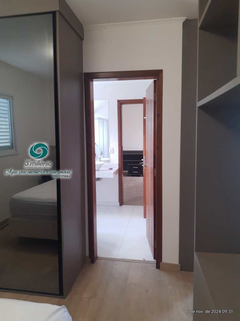 Casa em Carapicuíba, no bairro Golf Village