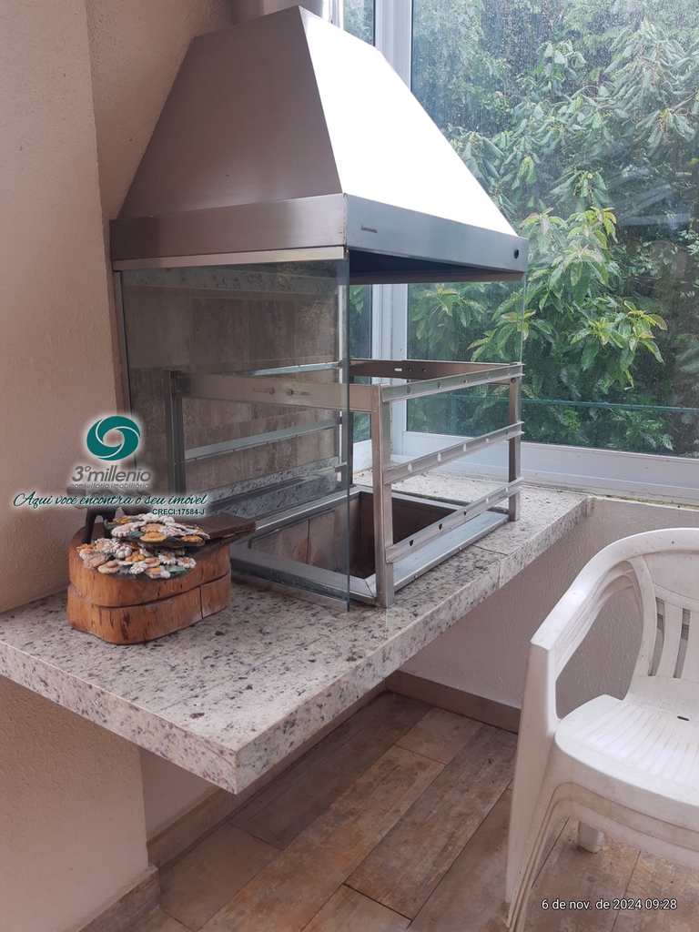 Casa em Carapicuíba, no bairro Golf Village