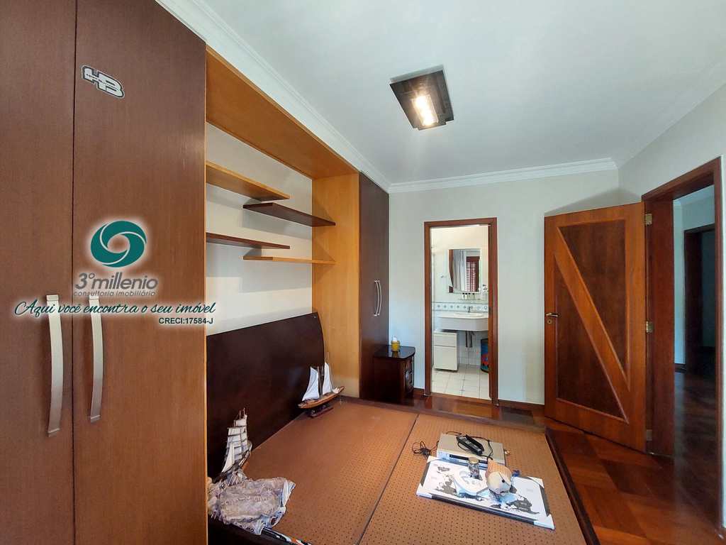 Casa em Cotia, no bairro São Paulo II