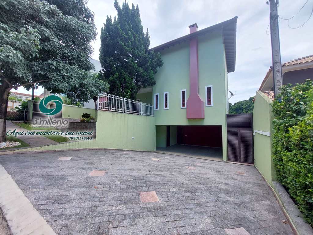 Casa em Cotia, no bairro São Paulo II