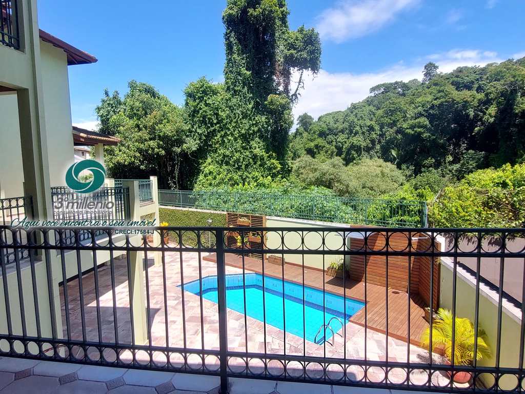 Casa em Cotia, no bairro São Paulo II