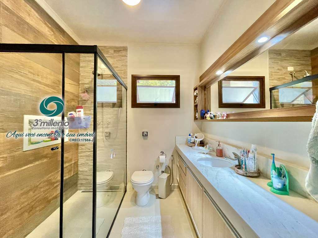 Casa em Cotia, no bairro São Paulo II