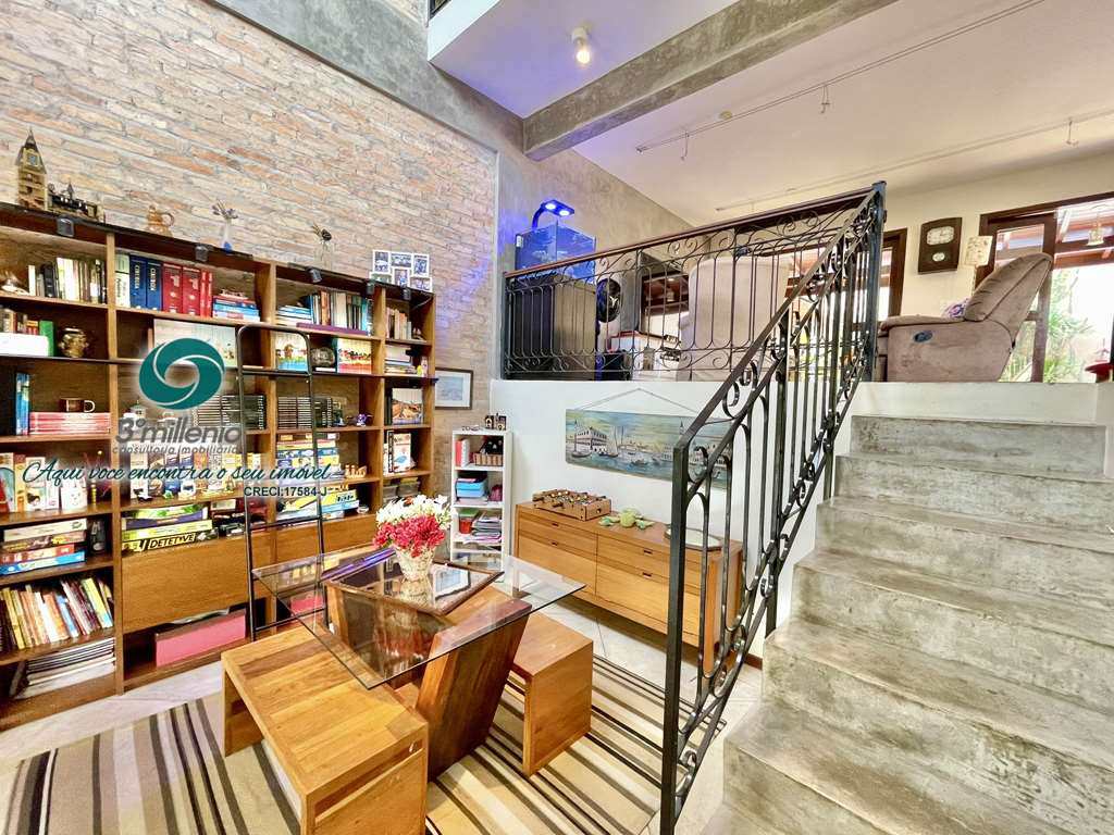 Casa em Cotia, no bairro São Paulo II