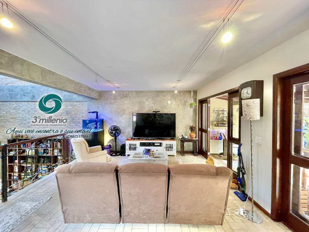Casa em Cotia, no bairro São Paulo II