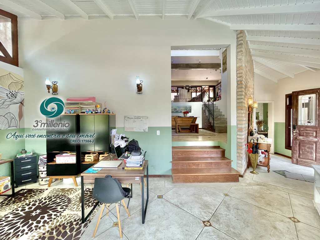 Casa em Cotia, no bairro São Paulo II