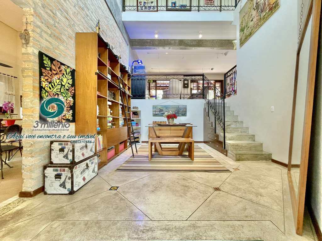Casa em Cotia, no bairro São Paulo II