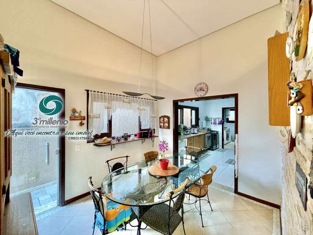 Casa em Cotia, no bairro São Paulo II
