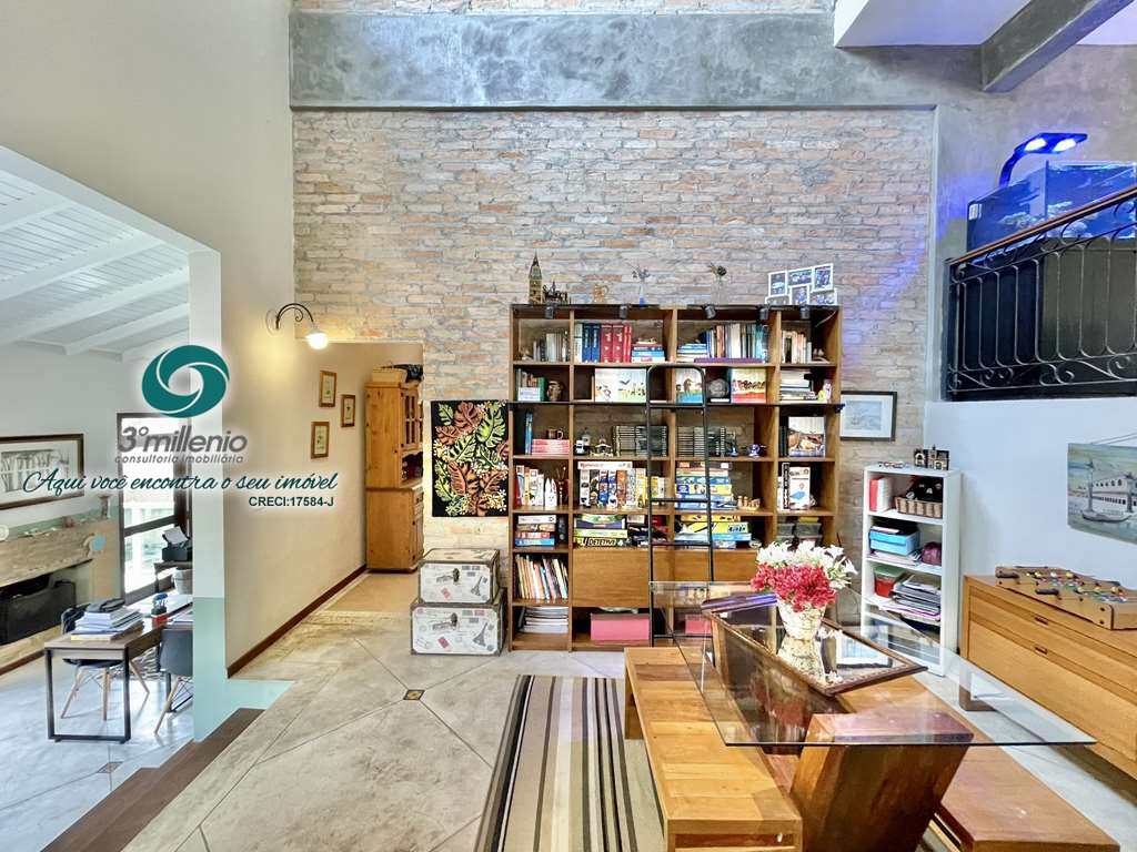 Casa em Cotia, no bairro São Paulo II