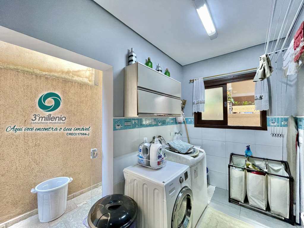 Casa em Cotia, no bairro São Paulo II