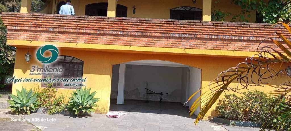 Casa em Embu das Artes, no bairro Jardim dos Ipês