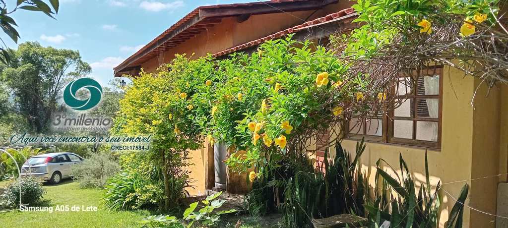 Casa em Embu das Artes, no bairro Jardim dos Ipês