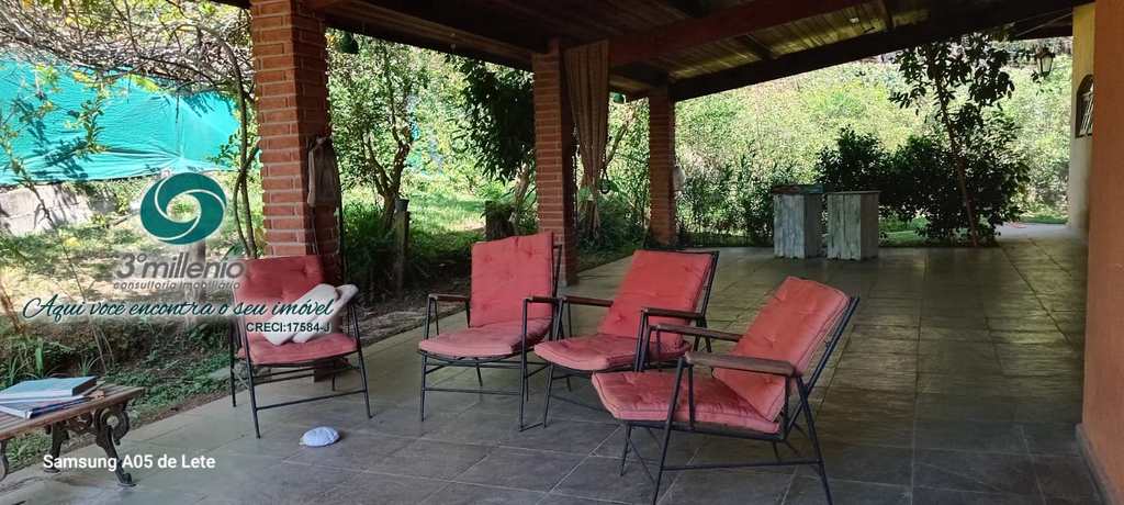 Casa em Embu das Artes, no bairro Jardim dos Ipês