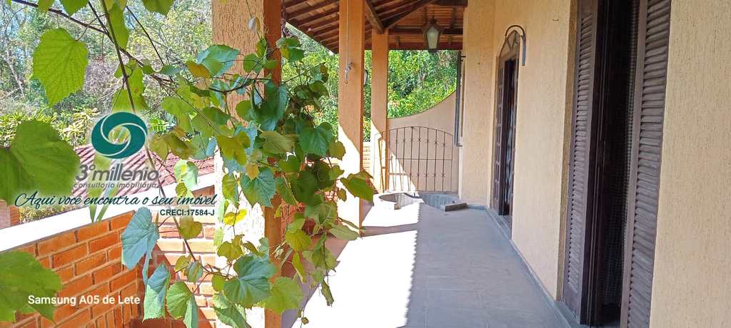 Casa em Embu das Artes, no bairro Jardim dos Ipês