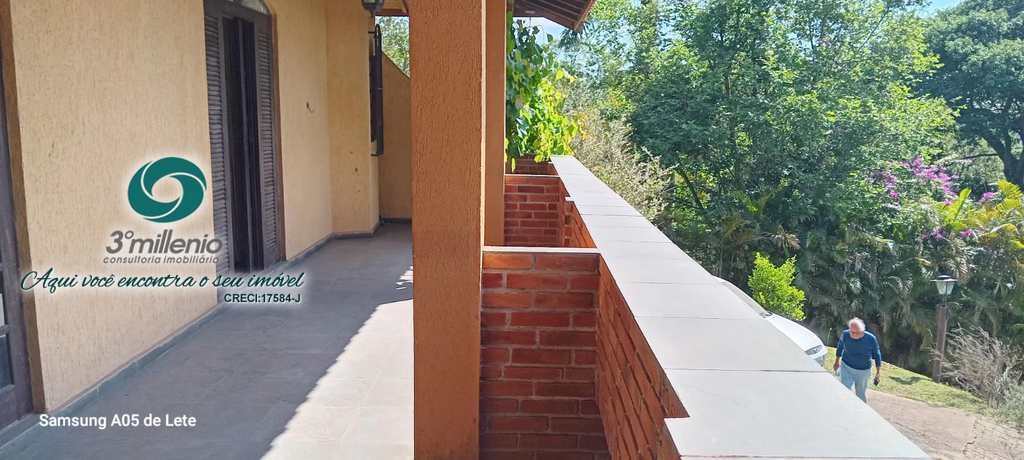 Casa em Embu das Artes, no bairro Jardim dos Ipês