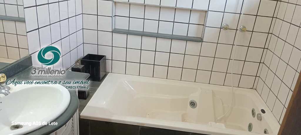 Casa em Embu das Artes, no bairro Jardim dos Ipês