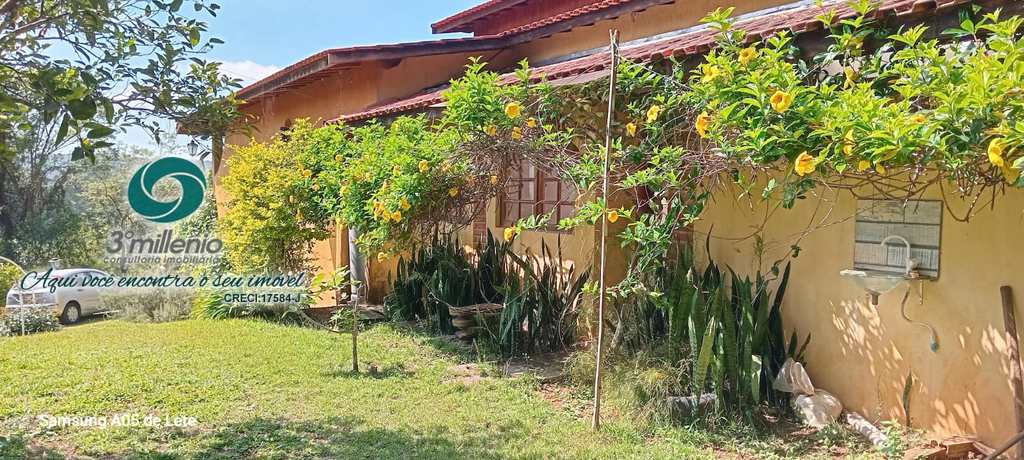 Casa em Embu das Artes, no bairro Jardim dos Ipês