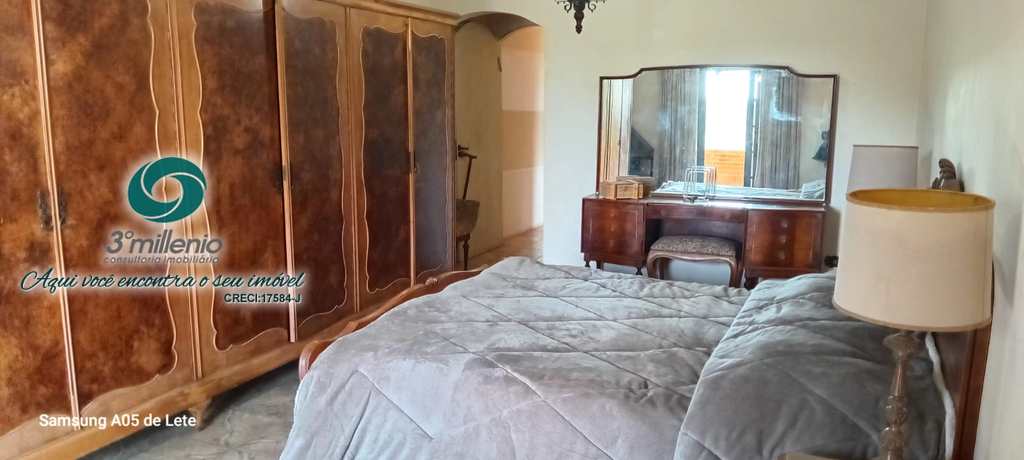 Casa em Embu das Artes, no bairro Jardim dos Ipês