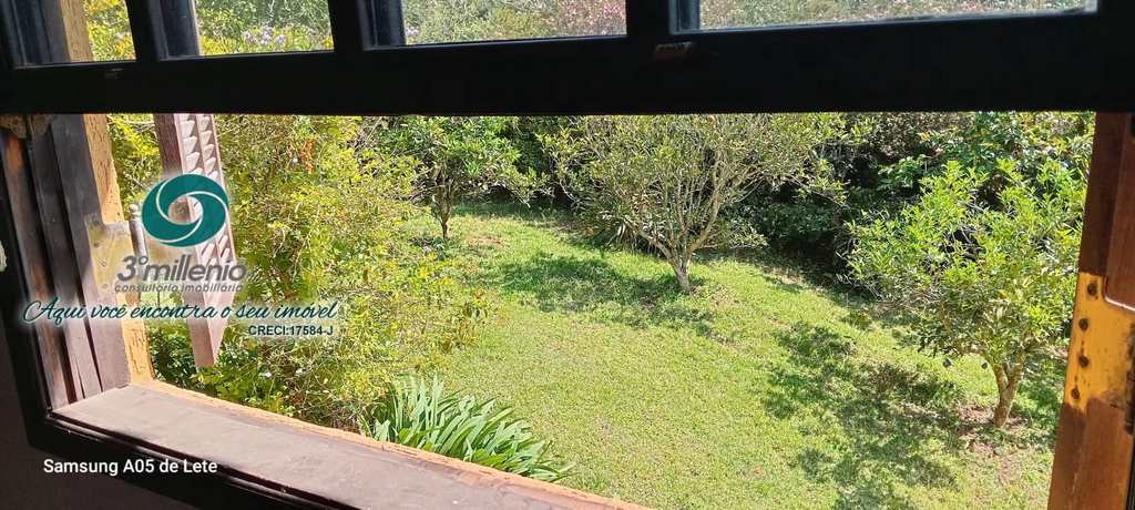 Casa em Embu das Artes, no bairro Jardim dos Ipês