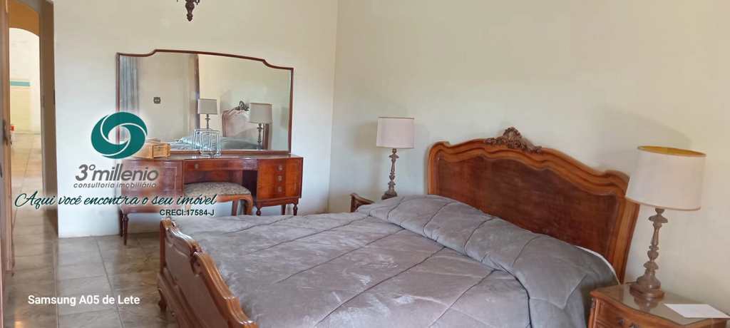 Casa em Embu das Artes, no bairro Jardim dos Ipês