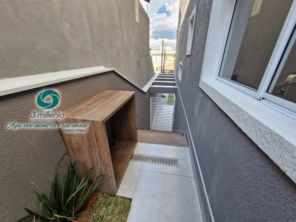 Casa em Cotia, no bairro Jardim Rio das Pedras