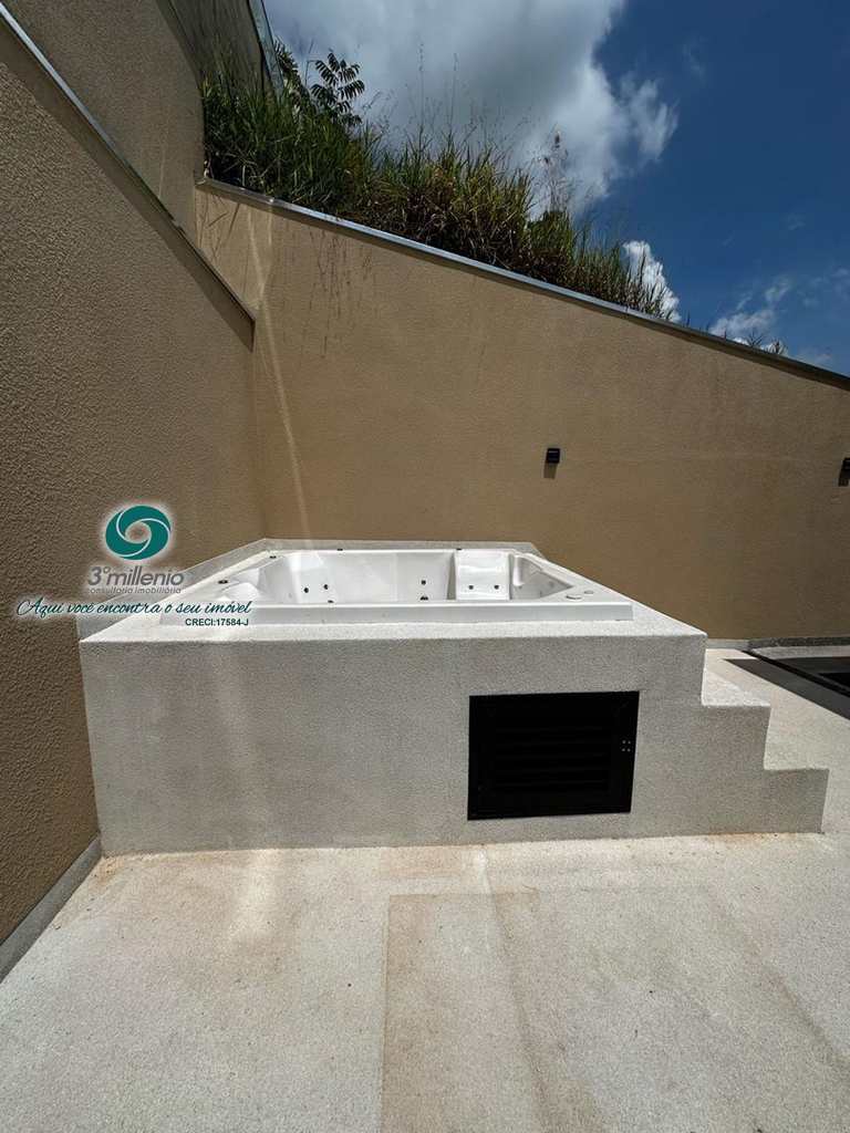 Casa em Cotia, no bairro Parque Dom Henrique