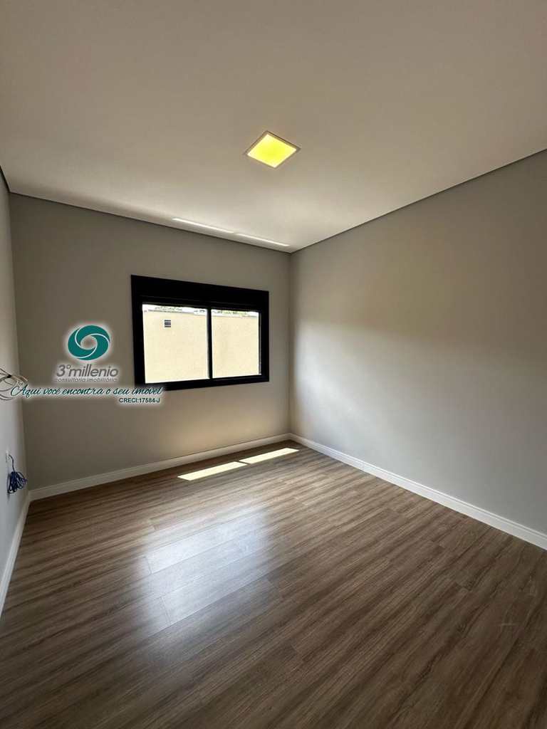 Casa em Cotia, no bairro Parque Dom Henrique