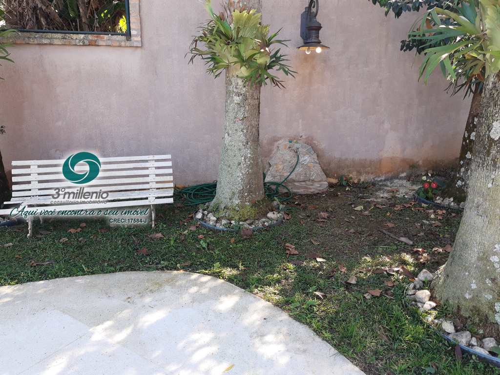 Casa em Cotia, no bairro Bosque do Vianna