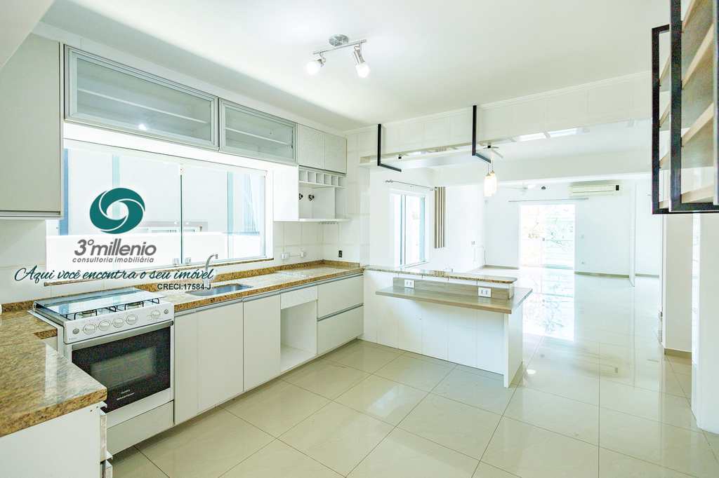 Casa em Cotia, no bairro Moinho Velho