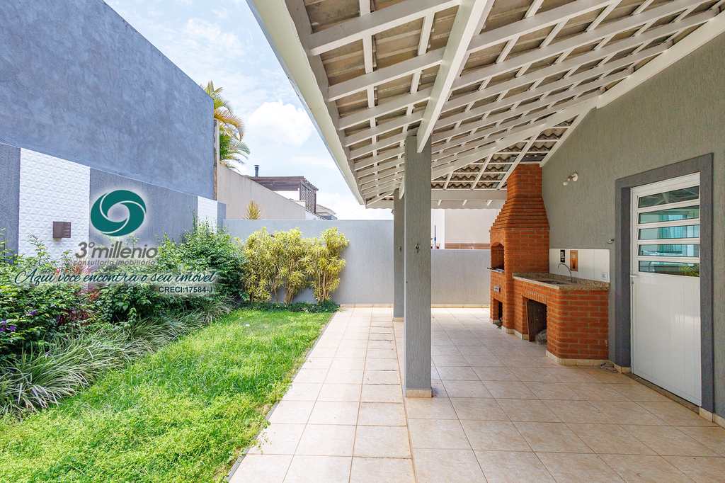 Casa em Cotia, no bairro Moinho Velho