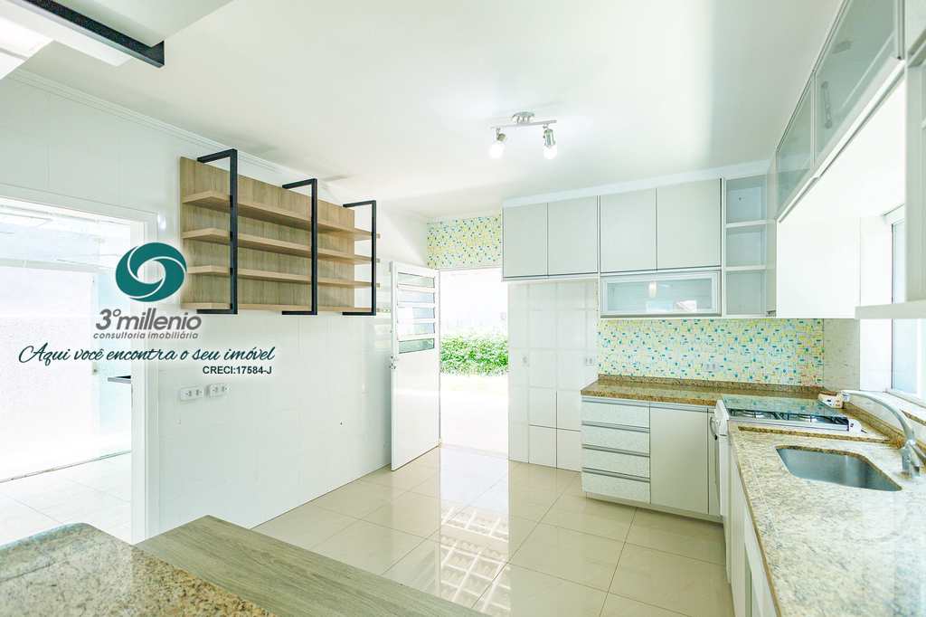 Casa em Cotia, no bairro Moinho Velho