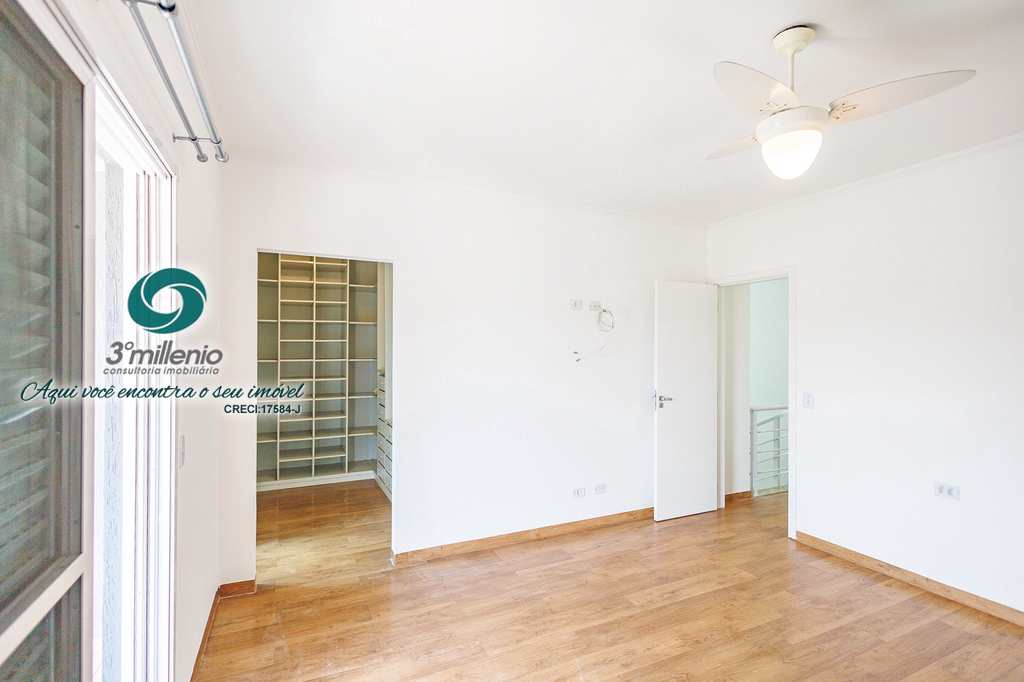 Casa em Cotia, no bairro Moinho Velho