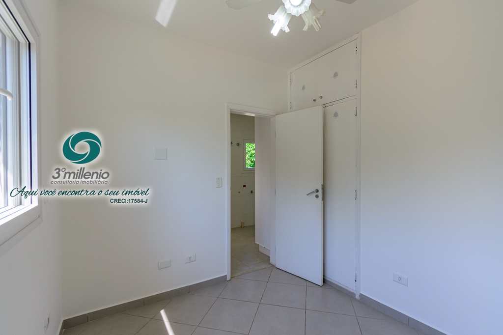 Casa em Cotia, no bairro Bosque do Vianna