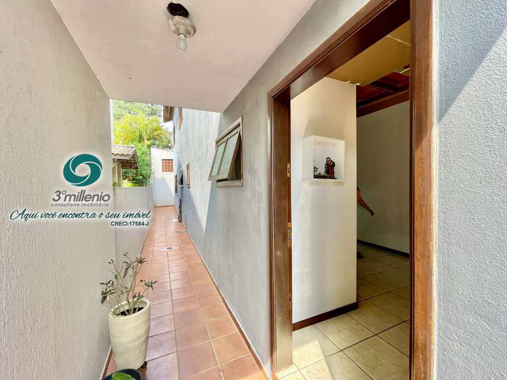 Casa em Cotia, no bairro Jardim das Flores