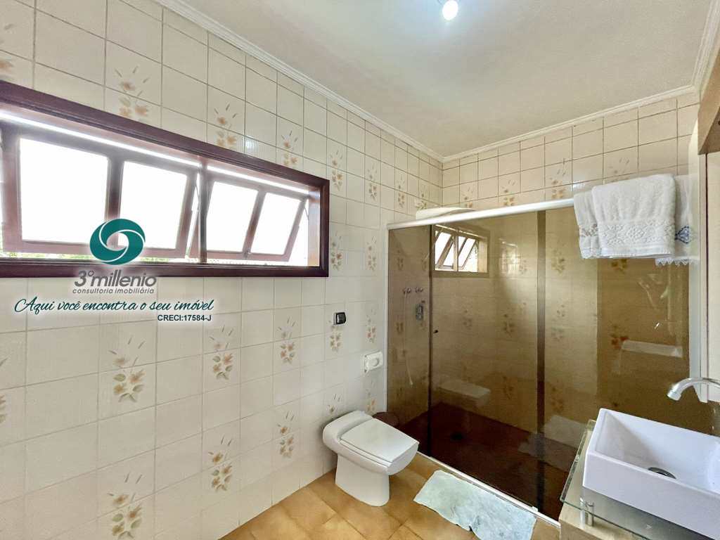 Casa em Cotia, no bairro Jardim das Flores