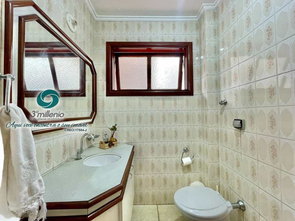 Casa em Cotia, no bairro Jardim das Flores