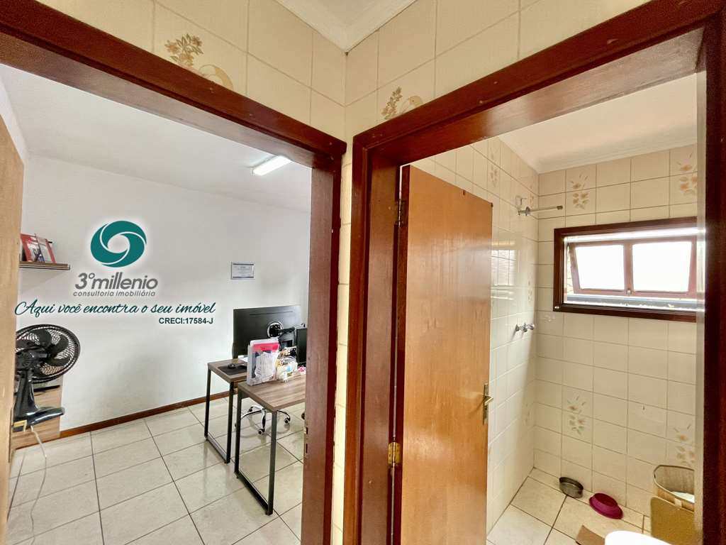 Casa em Cotia, no bairro Jardim das Flores