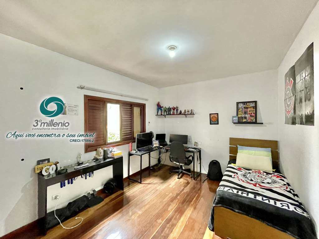 Casa em Cotia, no bairro Jardim das Flores