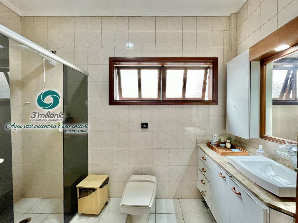 Casa em Cotia, no bairro Jardim das Flores