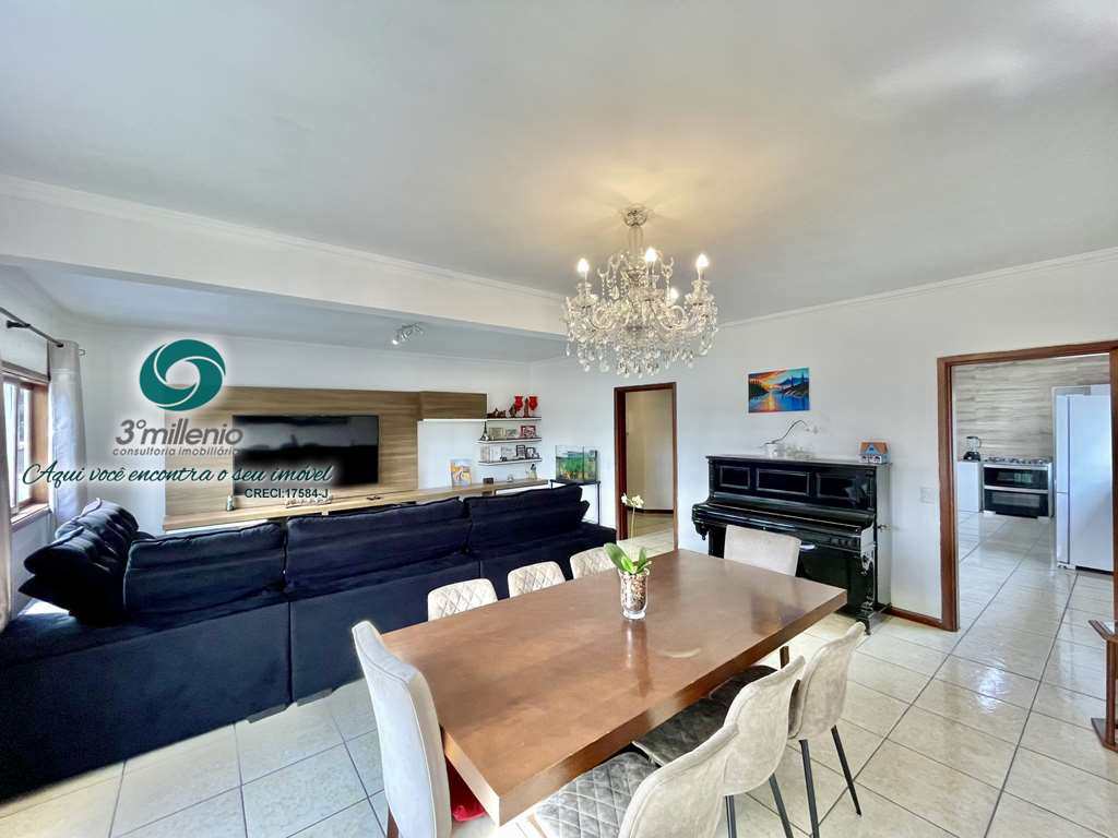 Casa em Cotia, no bairro Jardim das Flores