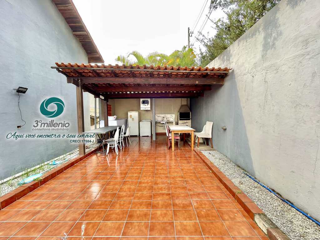 Casa em Cotia, no bairro Jardim das Flores
