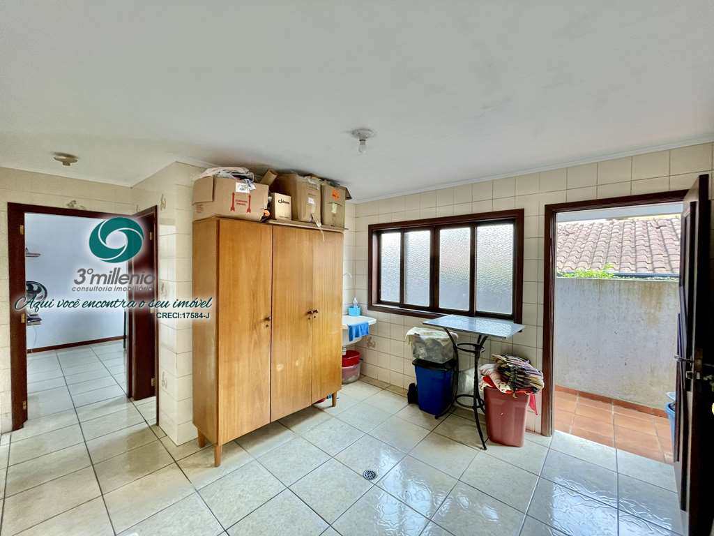 Casa em Cotia, no bairro Jardim das Flores