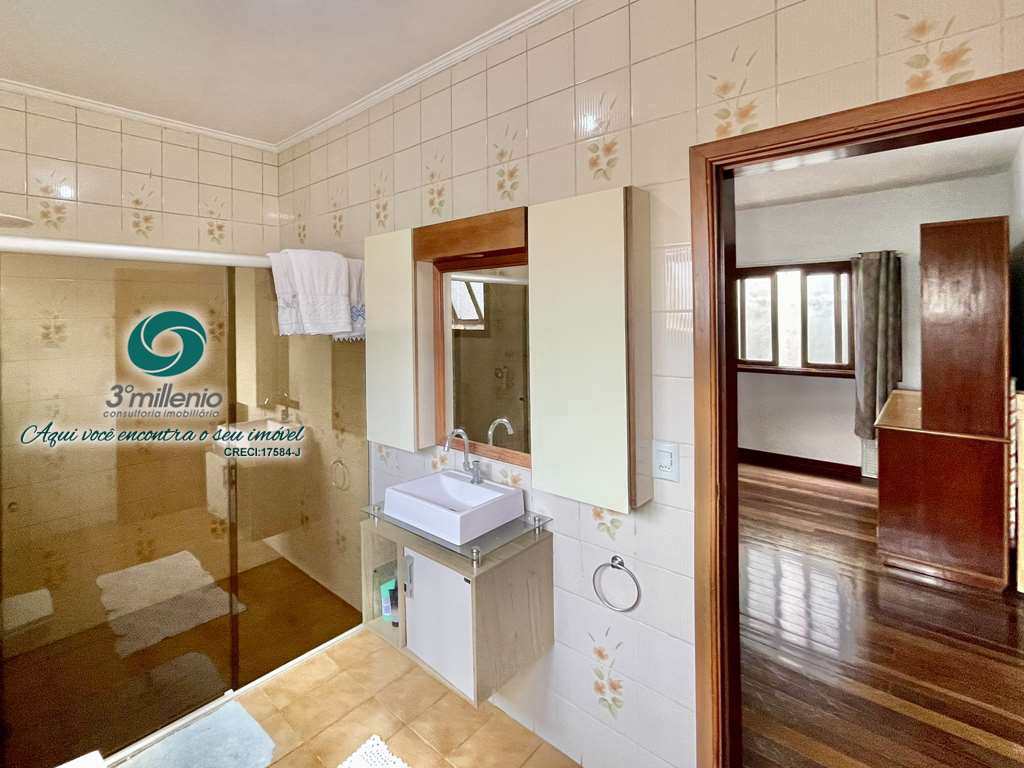 Casa em Cotia, no bairro Jardim das Flores