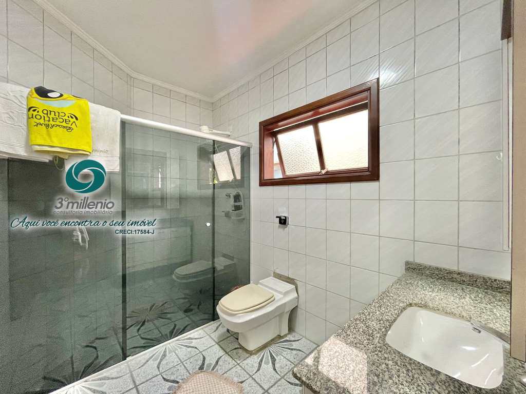 Casa em Cotia, no bairro Jardim das Flores