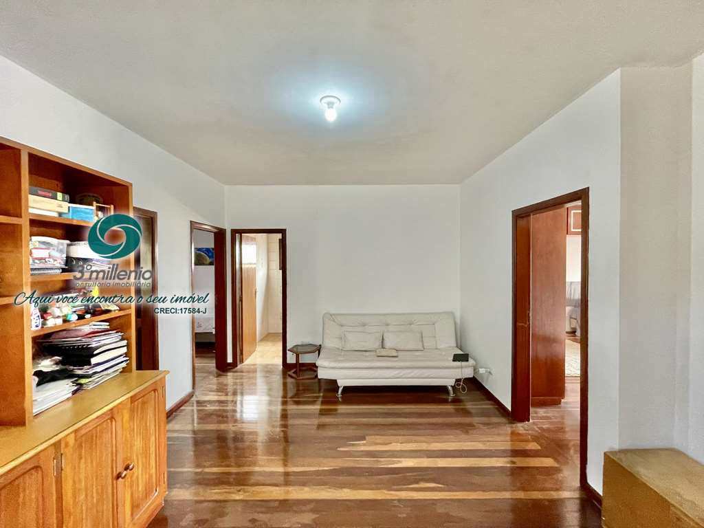 Casa em Cotia, no bairro Jardim das Flores