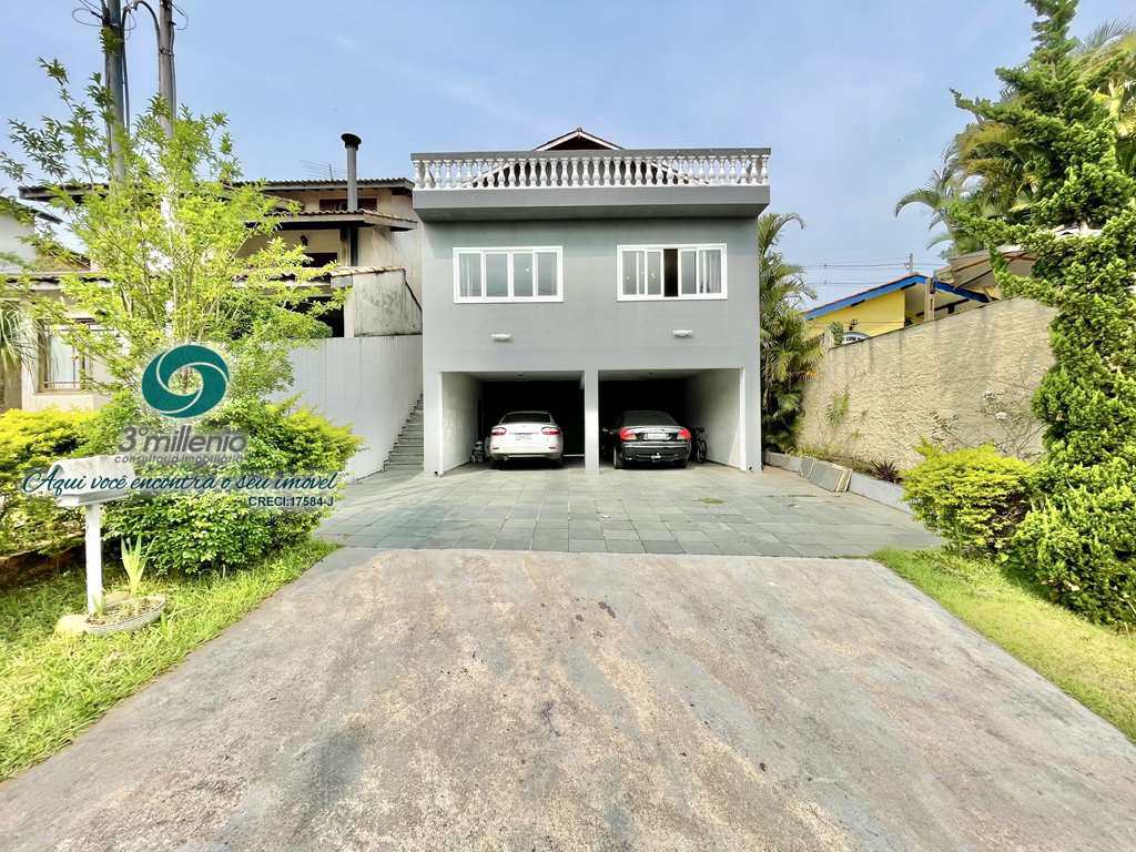 Casa em Cotia, no bairro Jardim das Flores